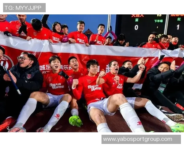 亚足联对蓉城处以3000美元罚款因球迷向蔚山球员投掷水瓶事件