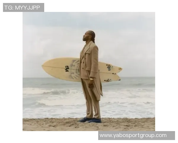 莱昂纳德首次为FLAUNT杂志拍摄写真展现无表情下的健硕身材魅力