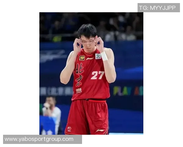 周琦面对包夹表现出色关键时刻失误遗憾落败贡献19分9板2帽